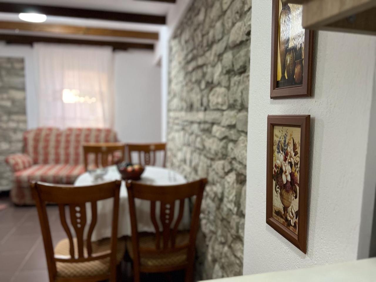 Pjetri House Hotell Berat Eksteriør bilde
